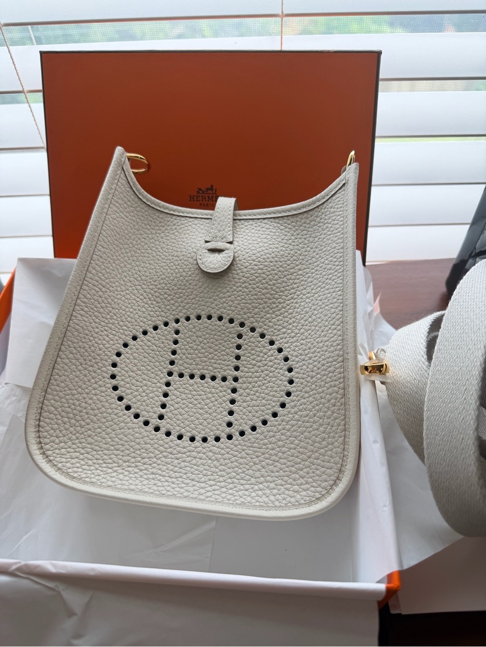 New Hermes Mini Evelyn TPM 18 Gold Hardware Taurillon Clemence Craie Complete